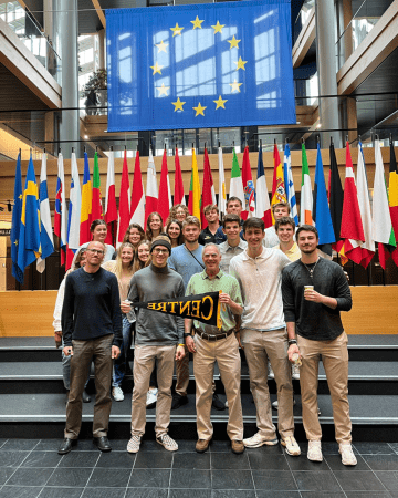 法国欧洲议会留学bwin体育在他们2022年秋季的留学经历.